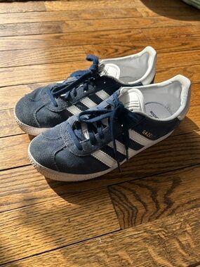 adidas Kids Gazelle Sneakers in Navy and White